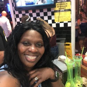 Meet your Posher, Candace